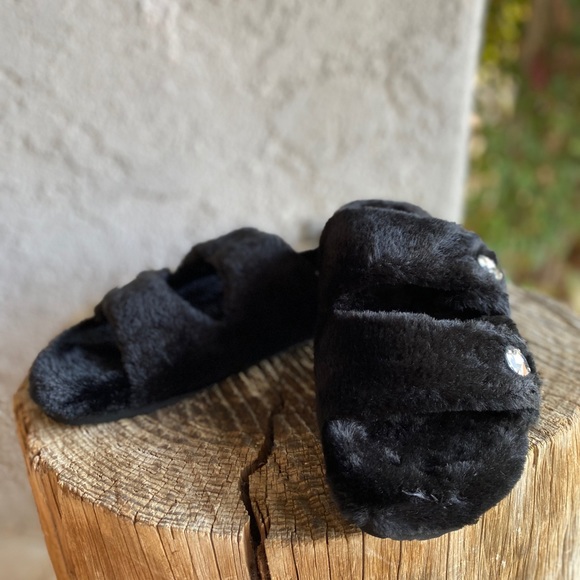 Steve Madden Cuddle Faux Fur Slippers - Picture 4 of 5